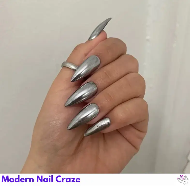 Sleek and modern Plain Silver Chrome Nails offering a minimalist chrome finish for a simple, chic style.