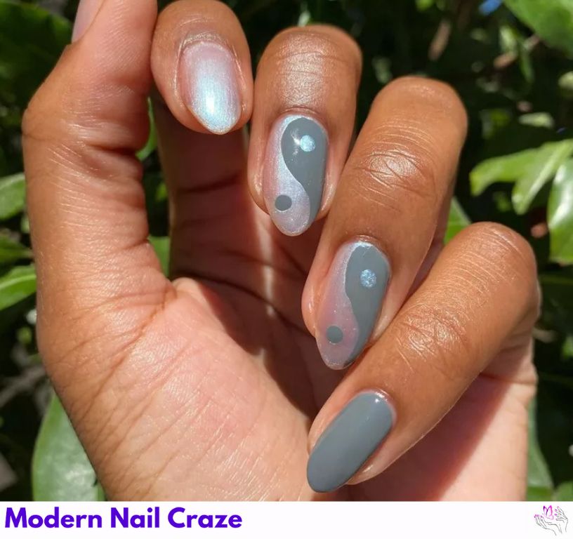 Gray Yin-Yang Nails