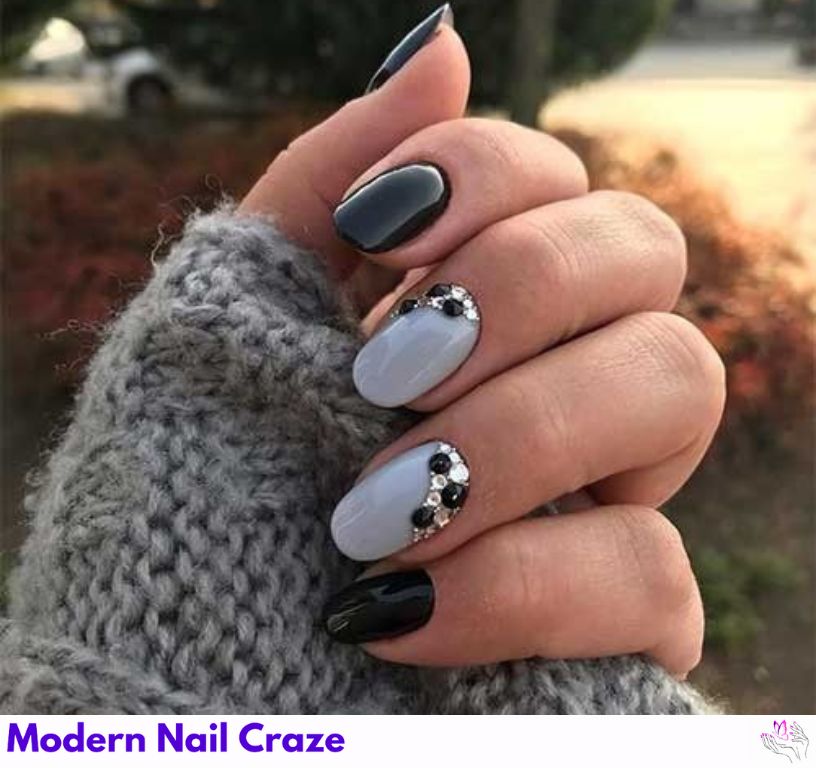 Gray and Speckled Black Nails