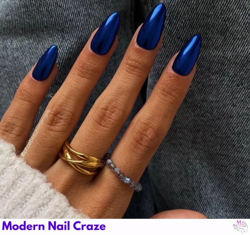 Solid Dark Blue Chrome: Mirror-like cobalt blue chrome nails with elegance.