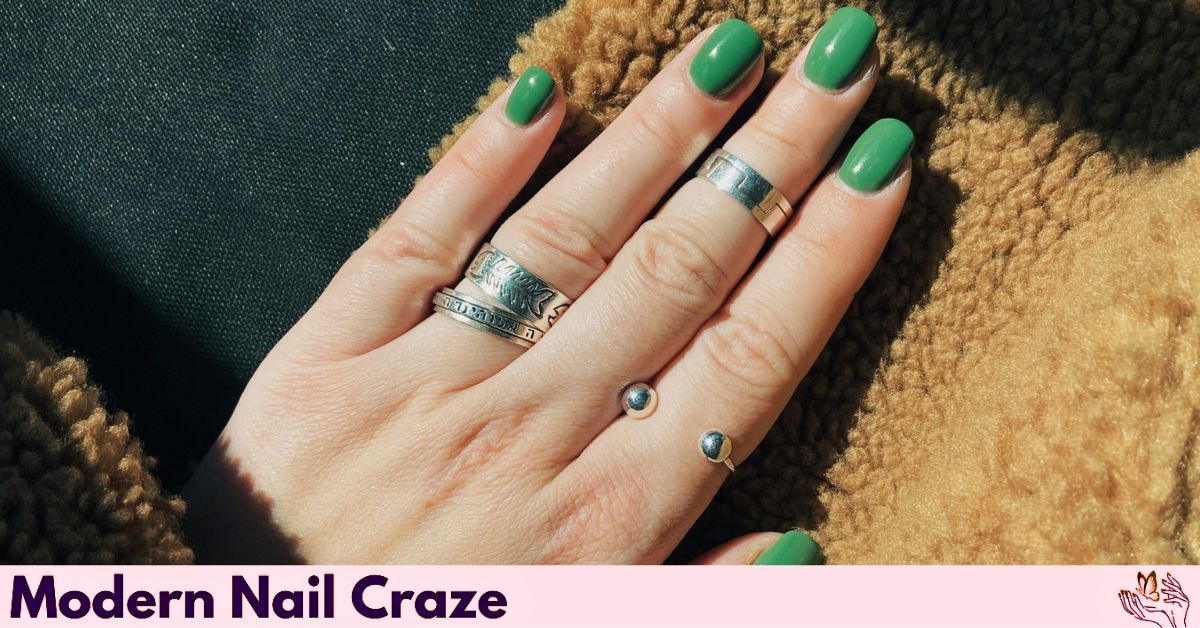 Classic forest green fall nail polish on short nails