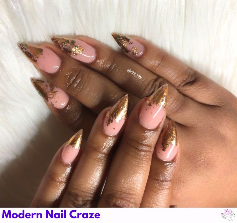 Short stilettos with gold foil accents for an ultra-glamorous effect.